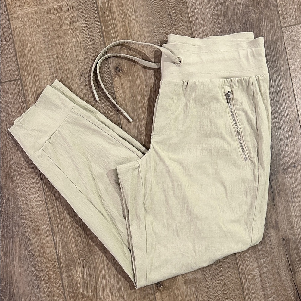 Like new - ATHLETA Trekkie North Jogger Pants in Tan - Picture 5 of 15